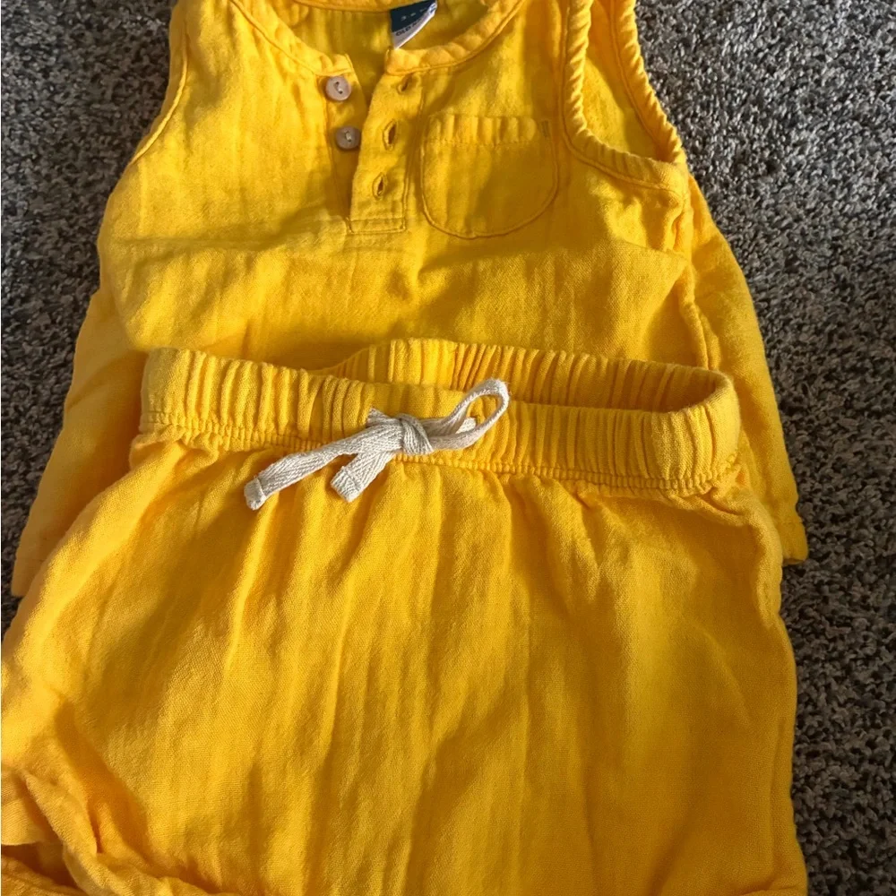 Old Navy Yellow Two-Piece Tank & Shorts Set 3-6 months